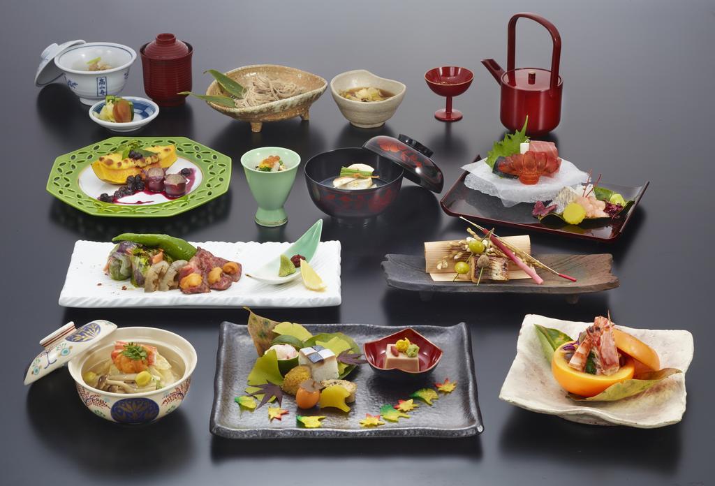 Menard Aoyama Resort: Wafukan Utatsukasa Iga Bagian luar foto
